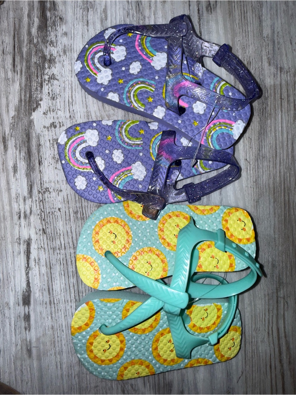 Kids 5-6 flip flops bundle nwt